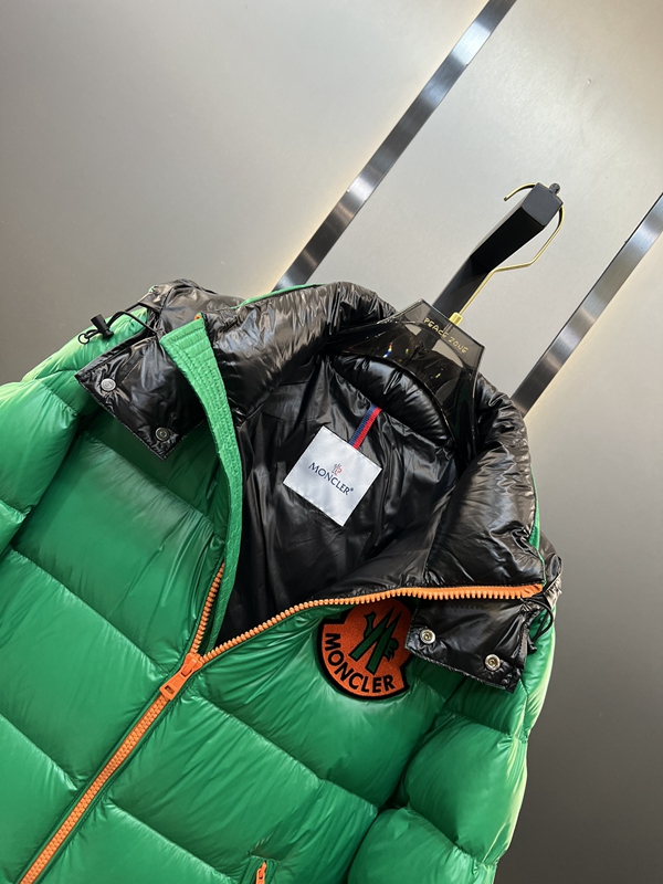 ハイクオリティダウンジャケット角部分ディテール